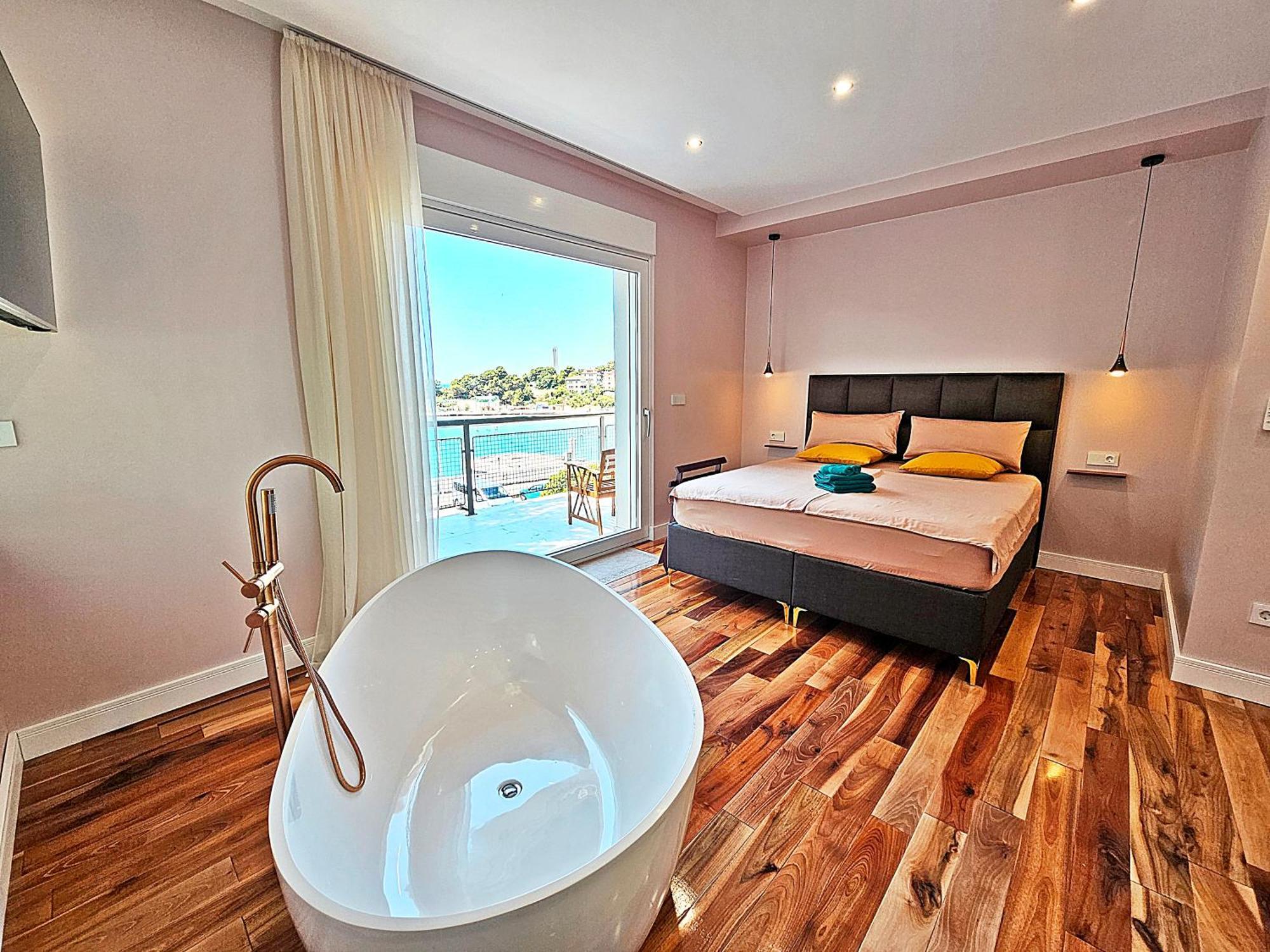 Luxury Seaside House Noble- Location In Town Gasthof